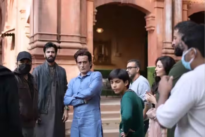 অজিঙ্ক্যের অভিনয়যাত্রা কিন্তু আজকের নয়। তার বাবা জানিয়েছেন, মাত্র তিন বছর বয়স থেকেই অভিনয়ের প্রতি আগ্রহ ছিল ছেলের। ২০১৫ সাল থেকে মডেলিং শুরু। তারপর ধীরে ধীরে ৫০-রও বেশি টিভি বিজ্ঞাপনে বিভিন্ন বড় সংস্থার ব্র্যান্ড অ্যাম্বাসাডর হিসেবে সে কাজ করেছে।